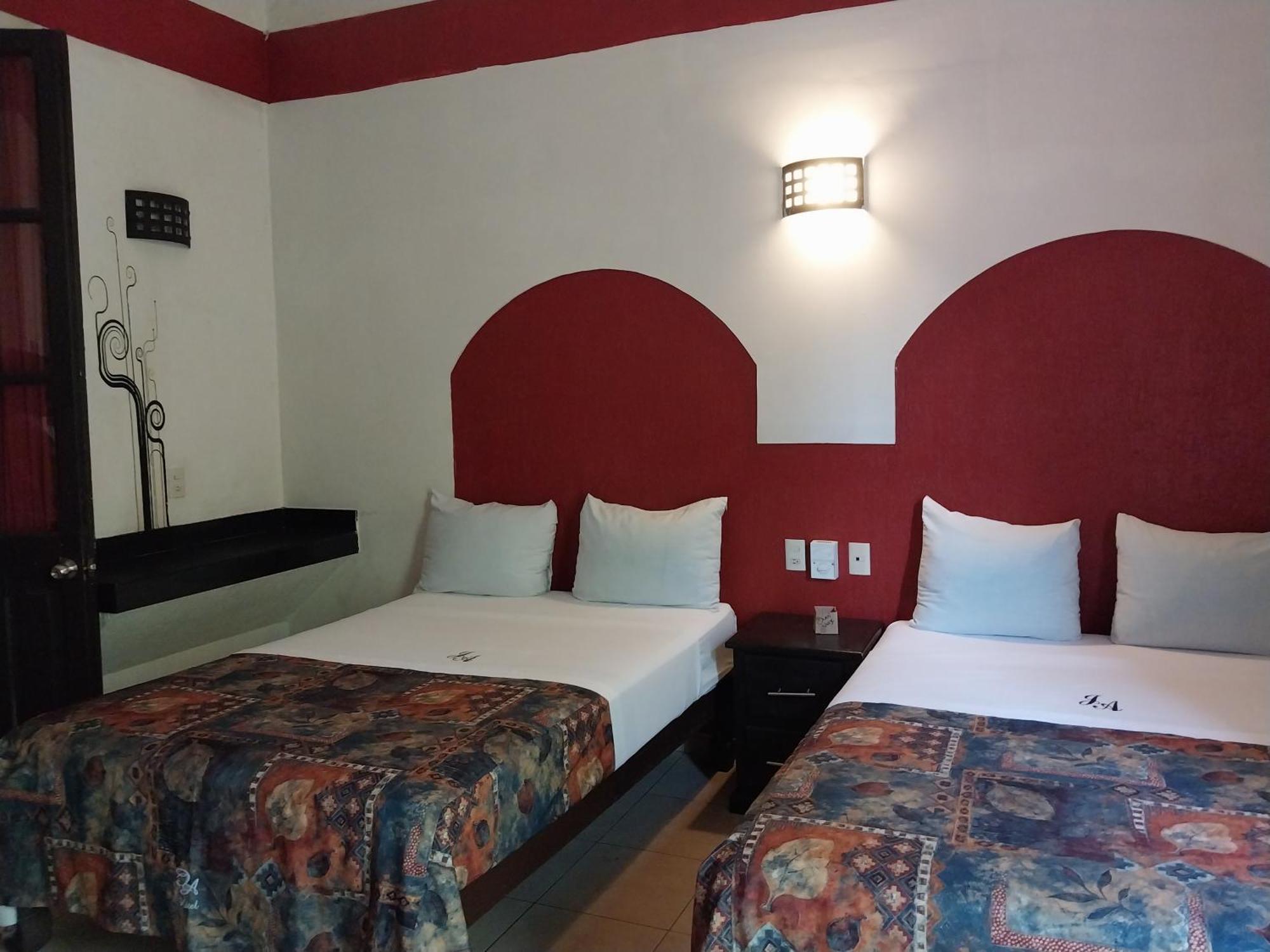 Hotel Jorge Alejandro Гвадалахара Екстер'єр фото